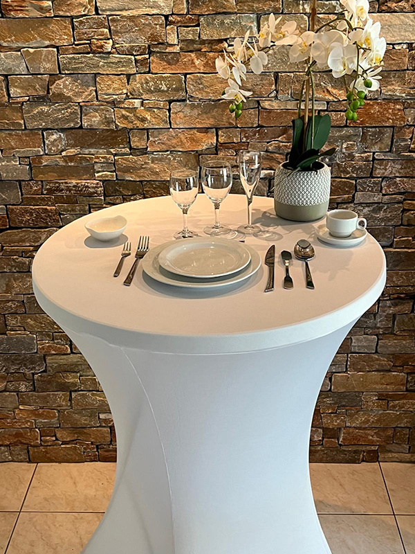 table-haute-verre-mange-debout